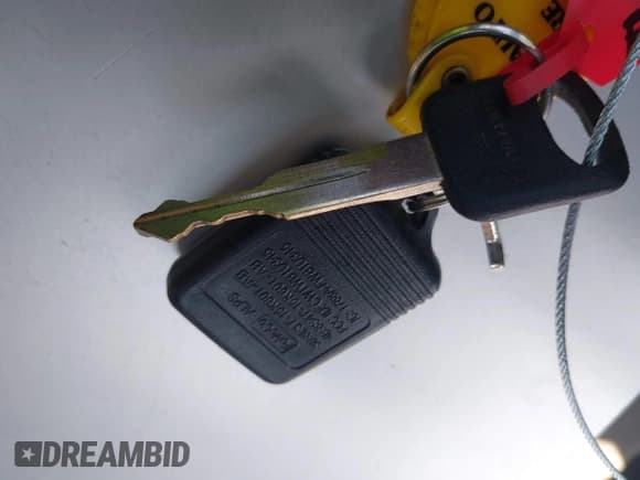 ✅ 1998 Ford F-250 • VIN: 1FTRF27LXWKA85931 • Lot: 42397698. Listed on IAAI with 85,185 mi. Free auction sales archive from the USA and detailed vehicle history report at DreamBid. Image 11.