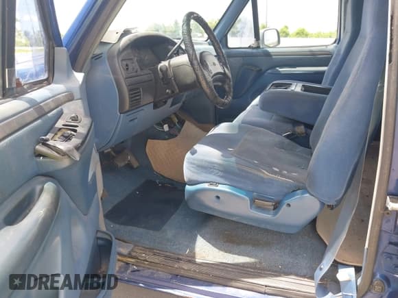 ✅ 1997 Ford F-250 • VIN: 1FTHW25F3VEC11651 • Lot: 42608096. Wystawiony na IAAI z przebiegiem Nie podano. Bezpłatny archiwum sprzedaży aukcyjnych z USA i szczegółowy raport historii pojazdu na DreamBid. Zdjęcie 8.