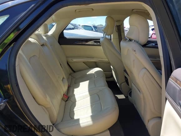 ✅ 2014 Lincoln MKZ Hybrid • VIN: 3LN6L2LU4ER827725 • Lot: 43178086. Listed on IAAI with 190,208 mi. Free auction sales archive from the USA and detailed vehicle history report at DreamBid. Image 8.