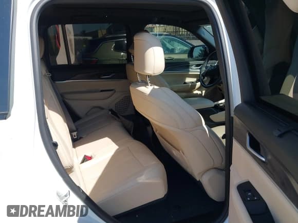 ✅ 2023 Jeep Grand Cherokee Limited • VIN: 1C4RJHBG2PC629362 • Lot: 43179133. Wystawiony na IAAI z przebiegiem 18 427 mil. Bezpłatny archiwum sprzedaży aukcyjnych z USA i szczegółowy raport historii pojazdu na DreamBid. Zdjęcie 8.
