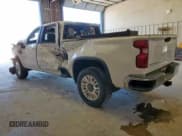 ✅ 2022 Chevrolet Silverado 2500HD LT • VIN: 1GC4YNE76NF156528 • Lot: 84181835. Wystawiony na Copart z przebiegiem 163 193 mil. Bezpłatny archiwum sprzedaży aukcyjnych z USA i szczegółowy raport historii pojazdu na DreamBid. Zdjęcie 2.