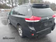 ✅ 2014 Toyota Sienna LE • VIN: 5TDKK3DC4ES433172 • Lot: 43841529. Wystawiony na IAAI z przebiegiem 265 932 mil. Bezpłatny archiwum sprzedaży aukcyjnych z USA i szczegółowy raport historii pojazdu na DreamBid. Zdjęcie 3.