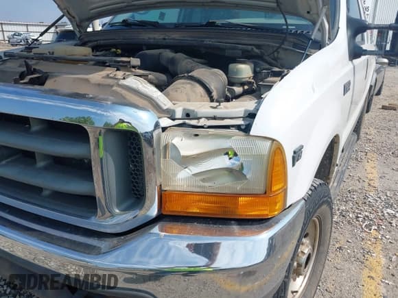✅ 1999 Ford F-250 XL • VIN: 1FTNX21L9XEE19225 • Lot: 43224526. Wystawiony na IAAI z przebiegiem 181 515 mil. Bezpłatny archiwum sprzedaży aukcyjnych z USA i szczegółowy raport historii pojazdu na DreamBid. Zdjęcie 6.