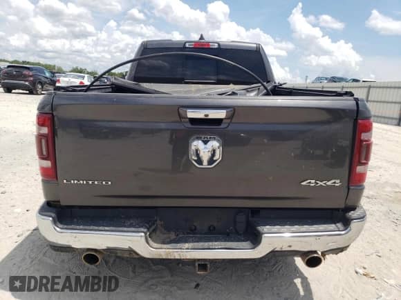 2019 Ram 1500 Limited z VIN 1C6SRFPT7KN690585, wystawiony jako Copart lot #62346455 z przebiegiem 80 049 mil mil oraz Szkoda całkowita • Salvage title. Historia ofert i sprzedaży dostępna na DreamBid. Obrazek 6.