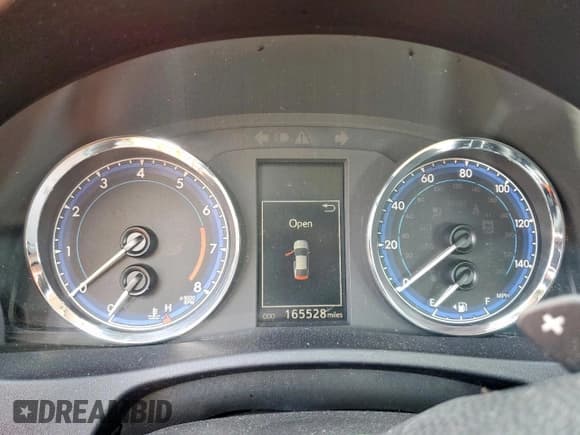 ✅ 2018 Toyota Corolla SE • VIN: 2T1BURHE0JC039826 • Lot: 84438485. Listed on Copart with 165,528 mi. Free auction sales archive from the USA and detailed vehicle history report at DreamBid. Image 9.