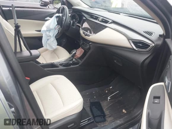 ✅ 2021 Buick Encore GX Essence • VIN: KL4MMGSL7MB102809 • Lot: 42999166. Listed on IAAI with 33,027 mi. Free auction sales archive from the USA and detailed vehicle history report at DreamBid. Image 5.