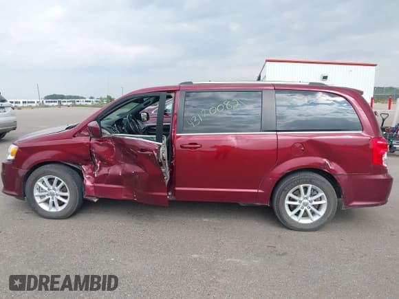 ✅ 2019 Dodge Grand Caravan SXT • VIN: 2C4RDGCG8KR656162 • Lot: 43120082. Wystawiony na IAAI z przebiegiem 40 050 mil. Bezpłatny archiwum sprzedaży aukcyjnych z USA i szczegółowy raport historii pojazdu na DreamBid. Zdjęcie 14.