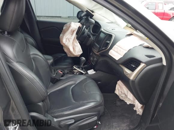 ✅ 2018 Jeep Cherokee Limited • VIN: 1C4PJLDB0JD565920 • Lot: 41747170. Listed on IAAI with 121,604 mi. Free auction sales archive from the USA and detailed vehicle history report at DreamBid. Image 5.