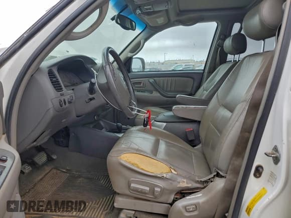 ✅ 2003 Toyota Sequoia Limited • VIN: 5TDBT48A83S151156 • Lot: 95203095. Listed on Copart with 296,010 mi. Free auction sales archive from the USA and detailed vehicle history report at DreamBid. Image 7.
