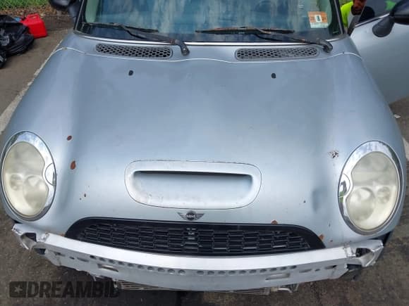 ✅ 2002 MINI Hardtop S • VIN: WMWRE33492TD53038 • Lot: 42994217. Wystawiony na IAAI z przebiegiem Nie podano. Bezpłatny archiwum sprzedaży aukcyjnych z USA i szczegółowy raport historii pojazdu na DreamBid. Zdjęcie 10.
