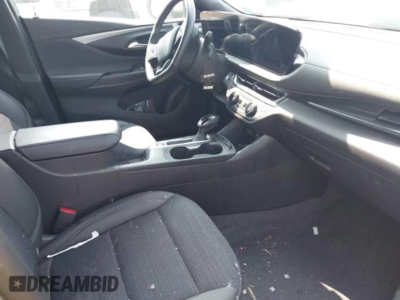 ✅ 2024 Buick Envista Preferred • VIN: KL47LAE23RB038436 • Lot: 42744386. Wystawiony na IAAI z przebiegiem 21 254 mil. Bezpłatny archiwum sprzedaży aukcyjnych z USA i szczegółowy raport historii pojazdu na DreamBid. Zdjęcie 5.