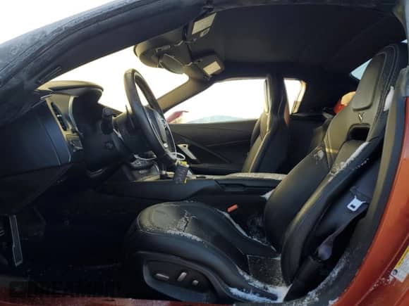 2015 Chevrolet Corvette Z51 2LT z VIN 1G1YK3D71F5111912, wystawiony jako Copart lot #41988085 z przebiegiem Nie podano mil oraz Nie do naprawy • Non repairable. Historia ofert i sprzedaży dostępna na DreamBid. Obrazek 7.