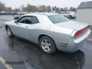 ✅ 2010 Dodge Challenger SE • VIN: 2B3CJ4DV1AH102512 • Lot: 40784408. Wystawiony na IAAI z przebiegiem 204 223 mil. Bezpłatny archiwum sprzedaży aukcyjnych z USA i szczegółowy raport historii pojazdu na DreamBid. Zdjęcie 3.