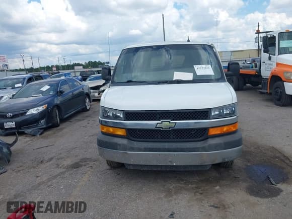 ✅ 2014 Chevrolet Express Passenger LT • VIN: 1GAZG1FG7E1109420 • Lot: 42932165. Wystawiony na IAAI z przebiegiem 73 267 mil. Bezpłatny archiwum sprzedaży aukcyjnych z USA i szczegółowy raport historii pojazdu na DreamBid. Zdjęcie 12.