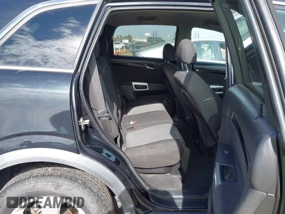 ✅ 2013 Chevrolet Captiva Sport LS • VIN: 3GNAL2EK7DS592939 • Lot: 41577770. Wystawiony na IAAI z przebiegiem 157 783 mil. Bezpłatny archiwum sprzedaży aukcyjnych z USA i szczegółowy raport historii pojazdu na DreamBid. Zdjęcie 8.