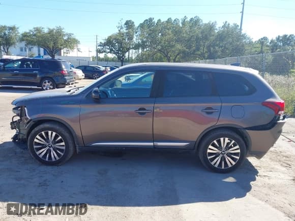 ✅ 2019 Mitsubishi Outlander ES • VIN: JA4AD2A32KZ013032 • Lot: 43370775. Listed on IAAI with 72,624 mi. Free auction sales archive from the USA and detailed vehicle history report at DreamBid. Image 15.