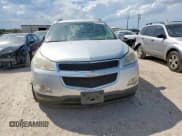 ✅ 2010 Chevrolet Traverse 1LT • VIN: 1GNLRFED9AS114464 • Lot: 85860615. Wystawiony na Copart z przebiegiem 215 104 mil. Bezpłatny archiwum sprzedaży aukcyjnych z USA i szczegółowy raport historii pojazdu na DreamBid. Zdjęcie 5.