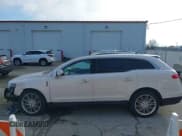 ✅ 2019 Lincoln MKT Reserve • VIN: 2LMHJ5AT8KBL02448 • Лот: 41217332. Опубликован ранее на IAAI с пробегом 59 060 миль. Бесплатный доступ к архиву аукционных продаж из США и подробный отчёт об истории автомобиля на DreamBid. Изображение 14.