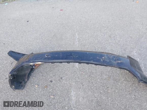 ✅ 2022 Chevrolet Suburban High Country • VIN: 1GNSKGKL2NR286432 • Lot: 43389047. Wystawiony na IAAI z przebiegiem 91 833 mil. Bezpłatny archiwum sprzedaży aukcyjnych z USA i szczegółowy raport historii pojazdu na DreamBid. Zdjęcie 12.