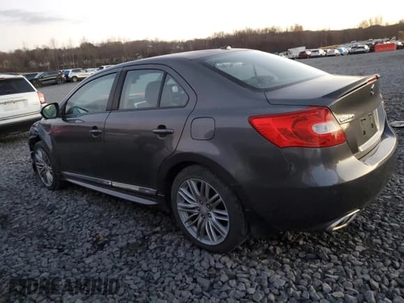 ✅ 2011 Suzuki Kizashi SLS Sport • VIN: JS2RF9A85B6111096 • Лот: 92439895. Опубликован ранее на Copart с пробегом 81 030 миль. Бесплатный доступ к архиву аукционных продаж из США и подробный отчёт об истории автомобиля на DreamBid. Изображение 2.