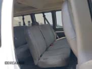 ✅ 2016 GMC Savana • VIN: 1GJZ7PFG9G1320771 • Lot: 42390300. Wystawiony na IAAI z przebiegiem 235 664 mil. Bezpłatny archiwum sprzedaży aukcyjnych z USA i szczegółowy raport historii pojazdu na DreamBid. Zdjęcie 8.