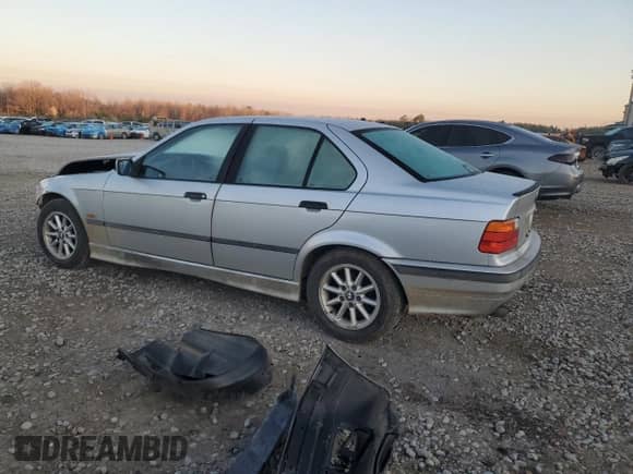 1998 BMW 3 Series 328i z VIN WBACD4328WAV65103, wystawiony jako Copart lot #48262725 z przebiegiem 180 778 mil mil oraz Szkoda całkowita • Salvage title. Historia ofert i sprzedaży dostępna na DreamBid. Obrazek 2.