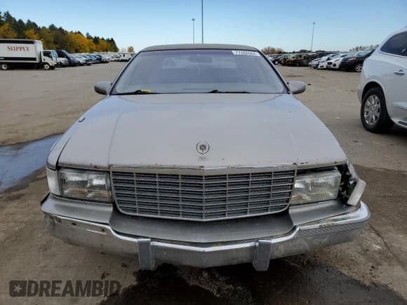 ✅ 1996 Cadillac Fleetwood • VIN: 1G6DW52P6TR702611 • Лот: 77202664. Опубликован ранее на Copart с пробегом 159 994 миль. Бесплатный доступ к архиву аукционных продаж из США и подробный отчёт об истории автомобиля на DreamBid. Изображение 5.