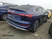 ✅ 2021 Audi e-tron Premium • VIN: WA11AAGE7MB009811 • Lot: 80041533. Wystawiony na Copart z przebiegiem 32 581 mil. Bezpłatny archiwum sprzedaży aukcyjnych z USA i szczegółowy raport historii pojazdu na DreamBid. Zdjęcie 3.