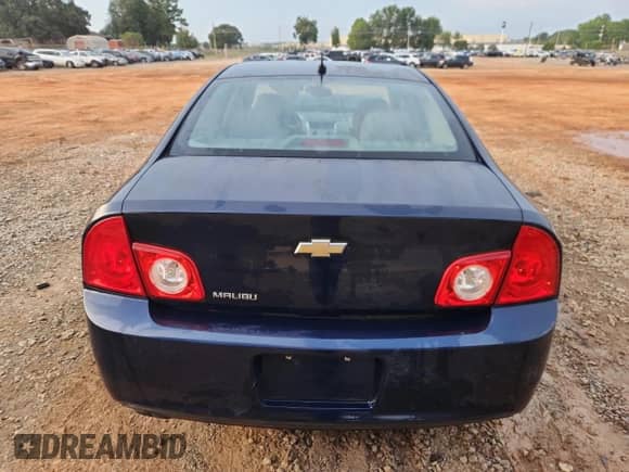 2011 Chevrolet Malibu 1LS z VIN 1G1ZB5E1XBF379694, wystawiony jako Copart lot #83865035 z przebiegiem 120 867 mil mil oraz Szkoda całkowita • Salvage title. Historia ofert i sprzedaży dostępna na DreamBid. Obrazek 6.