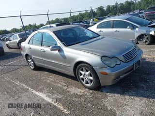 ✅ 2003 Mercedes-Benz C 240 • VIN: WDBRF81JX3F372134 • Lot: 42959911. Wystawiony na IAAI z przebiegiem 180 791 mil. Bezpłatny archiwum sprzedaży aukcyjnych z USA i szczegółowy raport historii pojazdu na DreamBid. Zdjęcie 1.