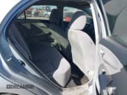 ✅ 2011 Toyota Corolla LE • VIN: JTDBU4EE9B9160868 • Lot: 43612101. Wystawiony na IAAI z przebiegiem Nie podano. Bezpłatny archiwum sprzedaży aukcyjnych z USA i szczegółowy raport historii pojazdu na DreamBid. Zdjęcie 8.