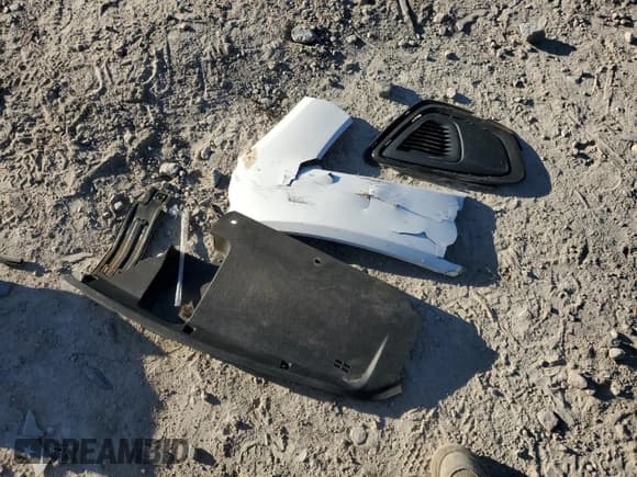 ✅ 2017 Kia Sorento LX • VIN: 5XYPGDA35HG288579 • Lot: 89463095. Listed on Copart with 159,352 mi. Free auction sales archive from the USA and detailed vehicle history report at DreamBid. Image 13.