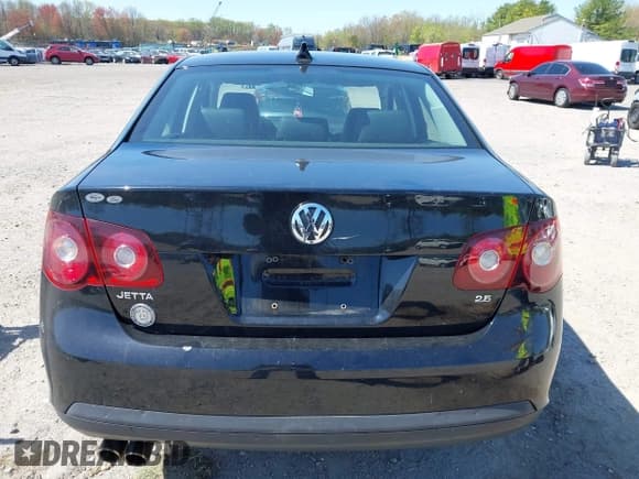 ✅ 2010 Volkswagen Jetta Limited Edition • VIN: 3VWRZ7AJ5AM158388 • Lot: 42054349. Listed on IAAI with 101,272 mi. Free auction sales archive from the USA and detailed vehicle history report at DreamBid. Image 16.