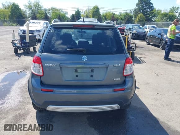 ✅ 2009 Suzuki SX4 Touring AWD • VIN: JS2YB417996201993 • Lot: 43041642. Wystawiony na IAAI z przebiegiem 115 051 mil. Bezpłatny archiwum sprzedaży aukcyjnych z USA i szczegółowy raport historii pojazdu na DreamBid. Zdjęcie 16.