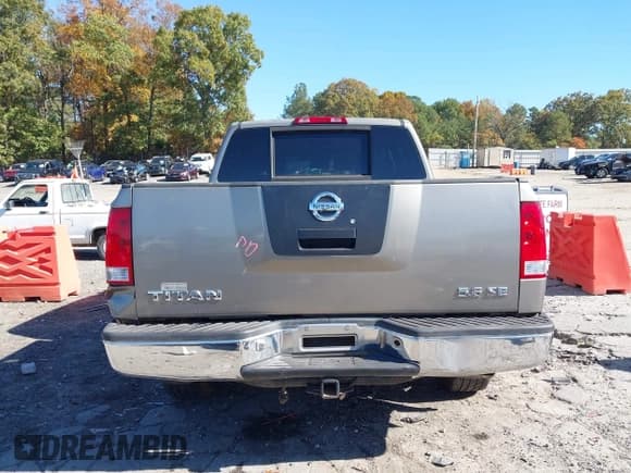 ✅ 2006 Nissan Titan SE • VIN: 1N6BA07B16N512386 • Lot: 43593277. Listed on IAAI with 107,119 mi. Free auction sales archive from the USA and detailed vehicle history report at DreamBid. Image 17.