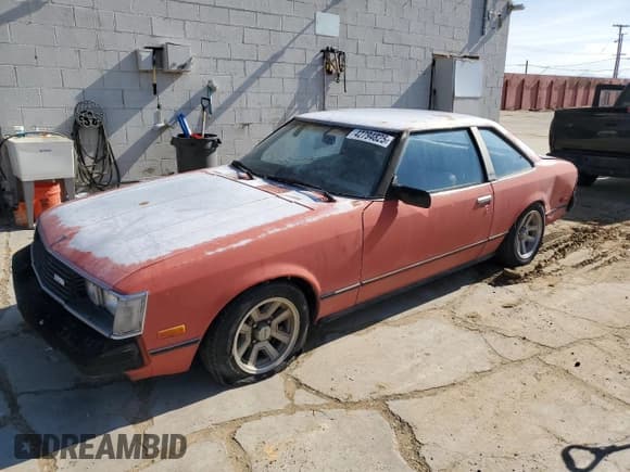 ✅ 1981 Toyota Celica • VIN: JT2RA44C6B0021026 • Lot: 42794825. Wystawiony na Copart z przebiegiem 32 644 mil. Bezpłatny archiwum sprzedaży aukcyjnych z USA i szczegółowy raport historii pojazdu na DreamBid. Zdjęcie 1.