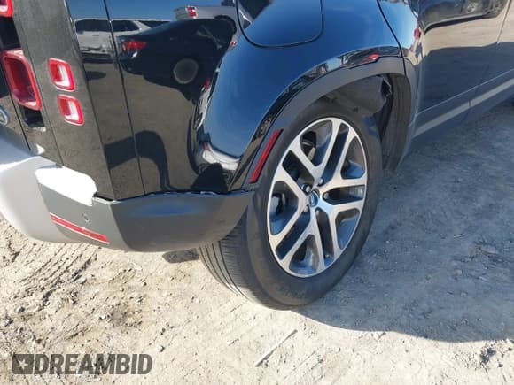 ✅ 2023 Land Rover Defender SE • VIN: SALEPEEU6P2187343 • Lot: 41431963. Listed on IAAI with 27,344 mi. Free auction sales archive from the USA and detailed vehicle history report at DreamBid. Image 6.