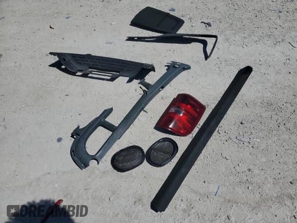 ✅ 2009 Chevrolet Silverado 1500 • VIN: 1GCEC24J19Z192940 • Lot: 49600375. Wystawiony na Copart z przebiegiem 145 002 mil. Bezpłatny archiwum sprzedaży aukcyjnych z USA i szczegółowy raport historii pojazdu na DreamBid. Zdjęcie 12.