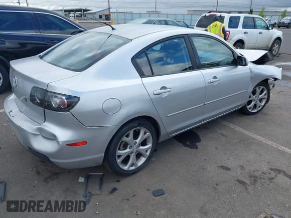 ✅ 2009 Mazda 3 i Touring Value • VIN: JM1BK32G991212420 • Лот: 42067071. Опубликован ранее на IAAI с пробегом Не указан. Бесплатный доступ к архиву аукционных продаж из США и подробный отчёт об истории автомобиля на DreamBid. Изображение 4.