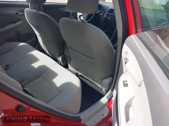 ✅ 2010 Toyota Corolla • VIN: 1NXBU4EE1AZ186145 • Lot: 42318162. Listed on IAAI with 200,416 mi. Free auction sales archive from the USA and detailed vehicle history report at DreamBid. Image 8.