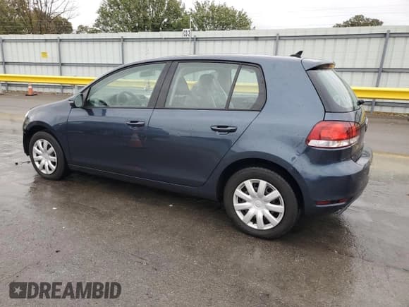 ✅ 2013 Volkswagen Golf • VIN: WVWDB7AJ4DW128790 • Лот: 90018565. Опубликован ранее на Copart с пробегом 162 741 миль. Бесплатный доступ к архиву аукционных продаж из США и подробный отчёт об истории автомобиля на DreamBid. Изображение 2.