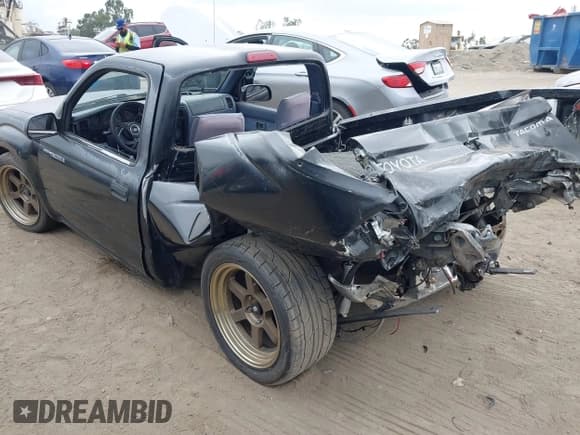 ✅ 2000 Toyota Tacoma • VIN: 4TANL42N3YZ648481 • Лот: 43316380. Опубликован ранее на IAAI с пробегом 230 585 миль. Бесплатный доступ к архиву аукционных продаж из США и подробный отчёт об истории автомобиля на DreamBid. Изображение 6.