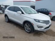 ✅ 2015 Lincoln MKC • VIN: 5LMCJ2A90FUJ18644 • Lot: 43330147. Wystawiony na IAAI z przebiegiem 122 170 mil. Bezpłatny archiwum sprzedaży aukcyjnych z USA i szczegółowy raport historii pojazdu na DreamBid. Zdjęcie 1.