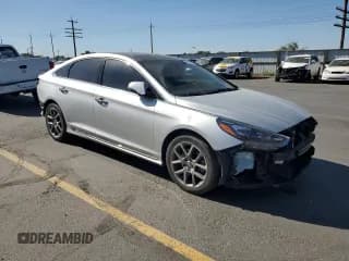 ✅ 2019 Hyundai Sonata Limited • VIN: 5NPE34AB8KH733598 • Лот: 69262995. Опубликован ранее на Copart с пробегом 30 619 миль. Бесплатный доступ к архиву аукционных продаж из США и подробный отчёт об истории автомобиля на DreamBid. Изображение 4.