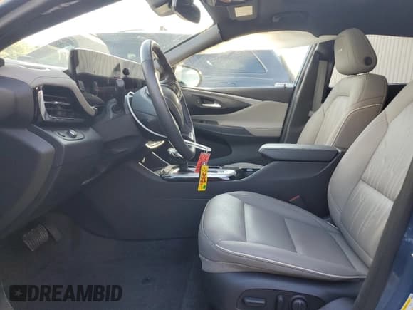 ✅ 2025 Buick Envista Avenir • VIN: KL47LCEP7SB172444 • Lot: 70647605. Wystawiony na Copart z przebiegiem 7 141 mil. Bezpłatny archiwum sprzedaży aukcyjnych z USA i szczegółowy raport historii pojazdu na DreamBid. Zdjęcie 7.