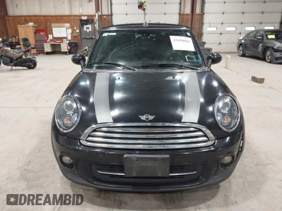 ✅ 2015 MINI Convertible • VIN: WMWZN3C56FT862631 • Lot: 43458065. Wystawiony na IAAI z przebiegiem 98 590 mil. Bezpłatny archiwum sprzedaży aukcyjnych z USA i szczegółowy raport historii pojazdu na DreamBid. Zdjęcie 12.