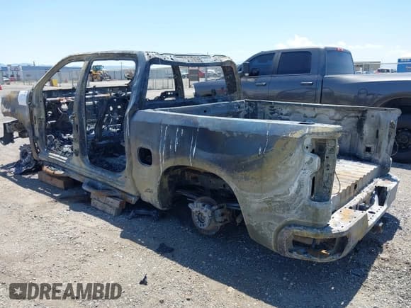 ✅ 2020 Chevrolet Silverado 1500 RST • VIN: 1GCUYEED4LZ257536 • Lot: 42428290. Wystawiony na IAAI z przebiegiem Nie podano. Bezpłatny archiwum sprzedaży aukcyjnych z USA i szczegółowy raport historii pojazdu na DreamBid. Zdjęcie 3.