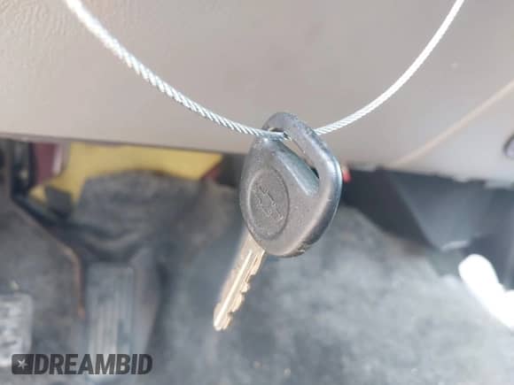 2001 Chevrolet Tahoe LT z VIN 1GNEK13T01R220304, wystawiony jako IAAI lot #42322561 z przebiegiem 139 197 mil mil oraz . Historia ofert i sprzedaży dostępna na DreamBid. Obrazek 11.