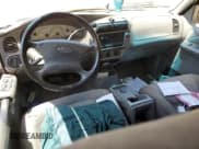 ✅ 2005 Ford Explorer Sport Trac XLS • VIN: 1FMZU67K85UA30431 • Lot: 53716665. Wystawiony na Copart z przebiegiem Nie podano. Bezpłatny archiwum sprzedaży aukcyjnych z USA i szczegółowy raport historii pojazdu na DreamBid. Zdjęcie 8.