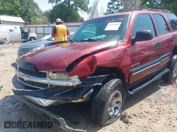 2001 Chevrolet Tahoe LT z VIN 1GNEK13T01R220304, wystawiony jako IAAI lot #42322561 z przebiegiem 139 197 mil mil oraz . Historia ofert i sprzedaży dostępna na DreamBid. Obrazek 6.